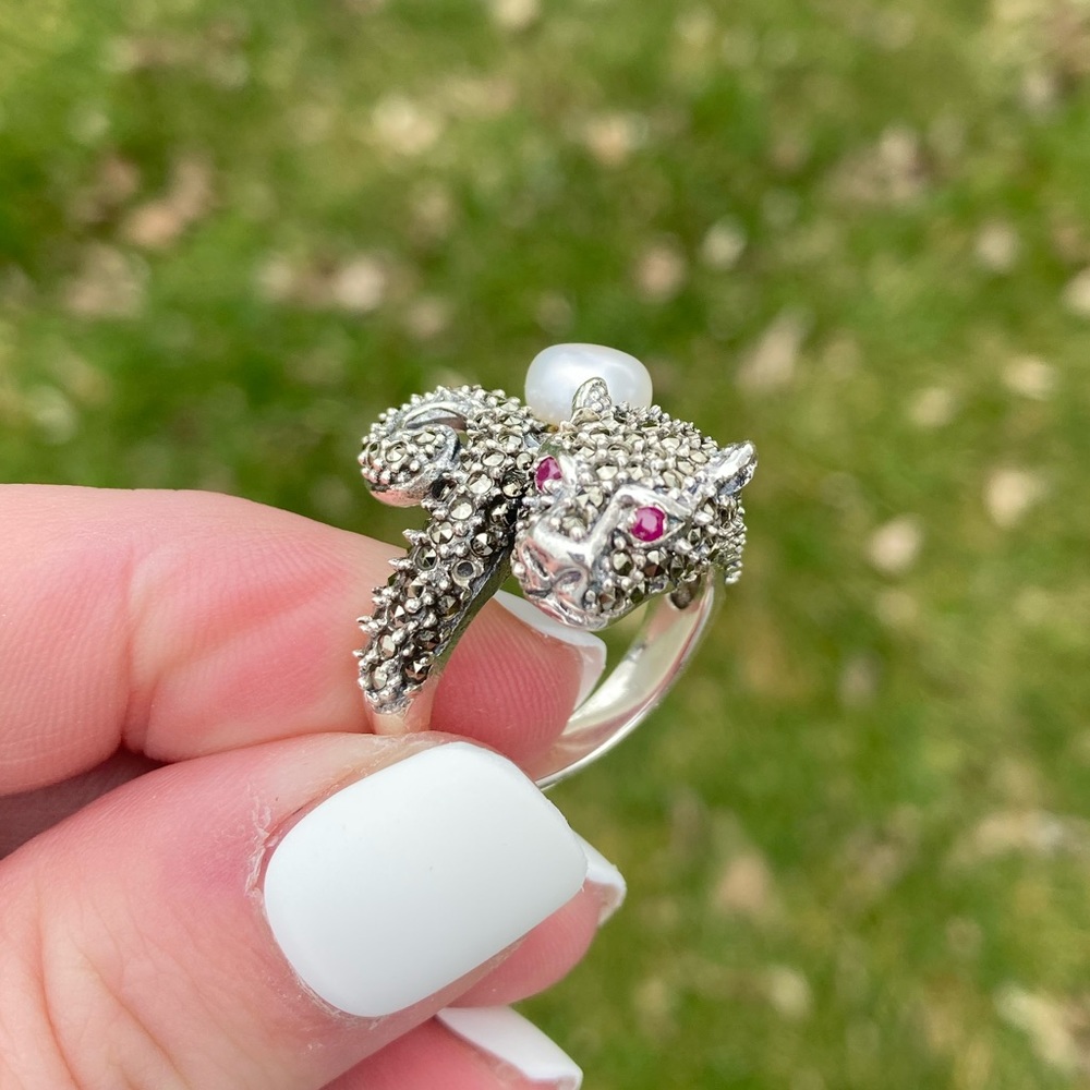 Pearl and Marcasite Panther Ring size 7.5 With Genuine Ruby Beautiful and Unique - Picture 6 of 10
